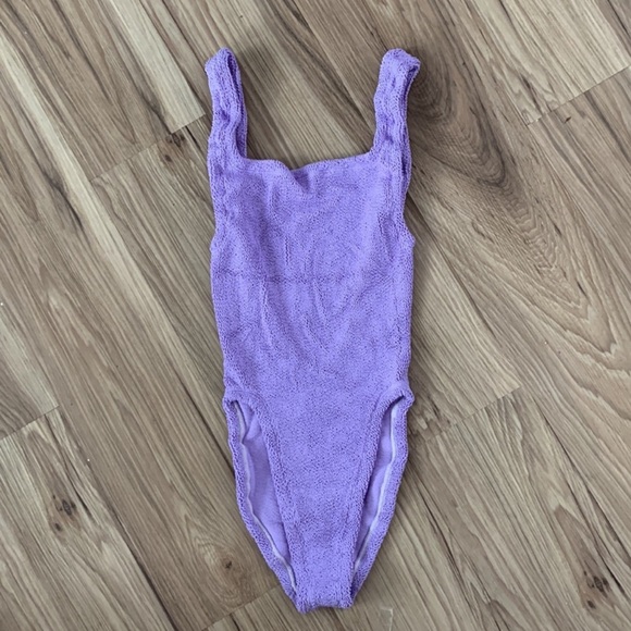 Hunza G Other - NWT Hunza G crinkle one piece swimsuit in lilac